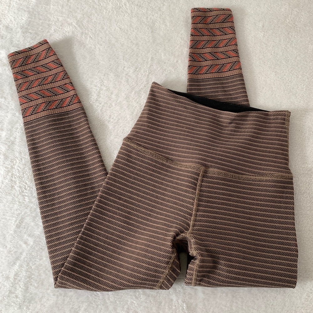 Beyond Yoga Desert Border Midi Leggings